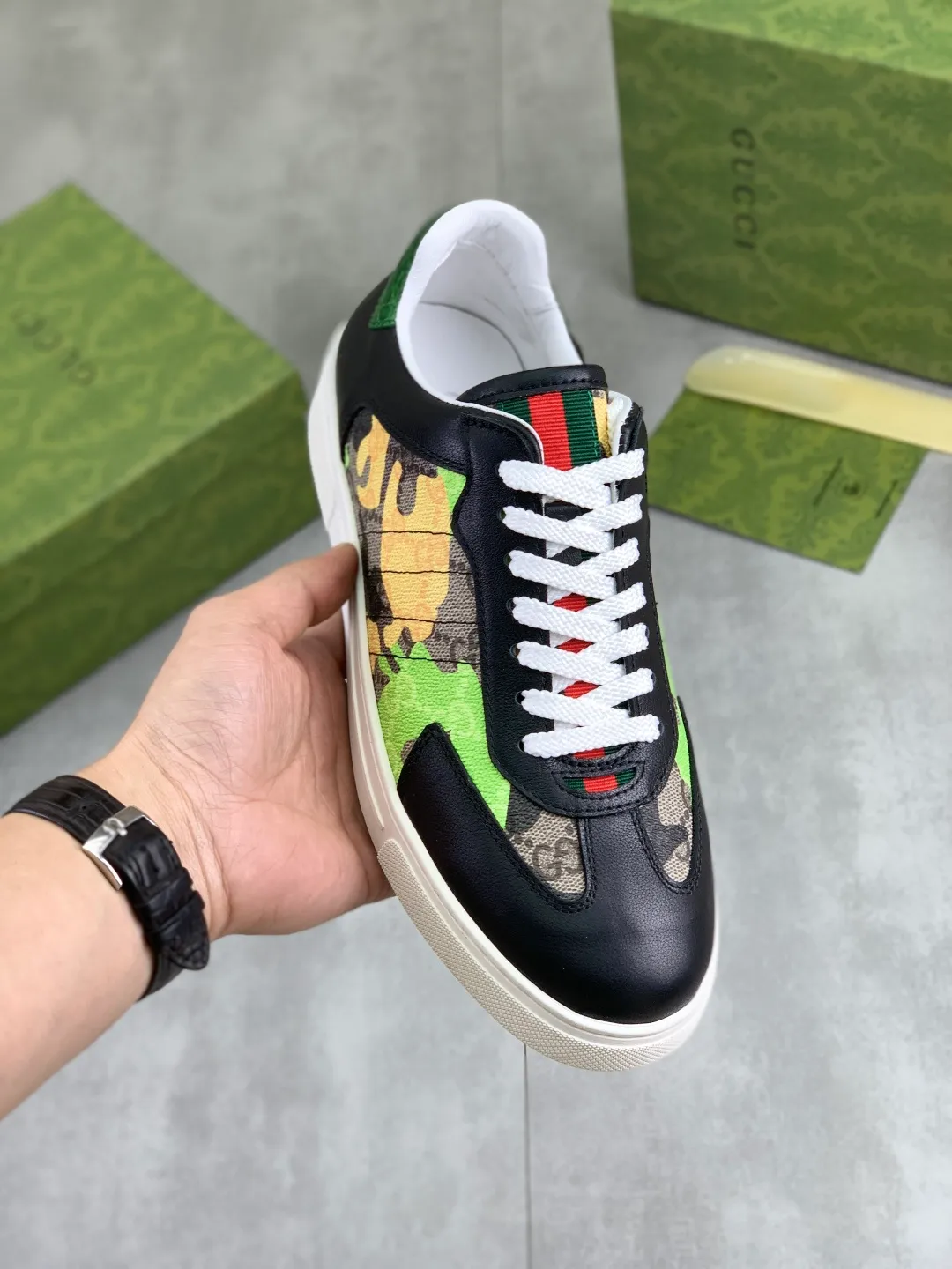 Men's shoes P400 💰[New style] 🆘 The latest model from Gucci's official website🎁Classic casual and fashionable men's shoes👟Hot style💥The style is simple and elegant, exclusive for trendy men. Unique official website latest brand elements👑Gucci original decoration, fashionable and generous, the fabric is made of original soft calfskin➕Comfortable soft sheepskin lining ✅The official website specifies wear-resistant rubber outsole_full of elasticity, classic model taken in real life🎬Color: 2️⃣colors available😍Number: 38-44